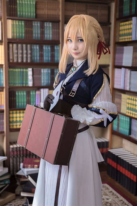 Buy Violet Evergarden Cosplay Costumes at。